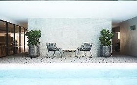 แอสพิรา ทรอปิคัล เรสซิเดนซ์ ทองหล่อ